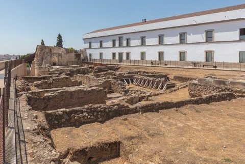 Excavaciones, la Alcazaba, Badajoz, España, 2020-07-22, DD