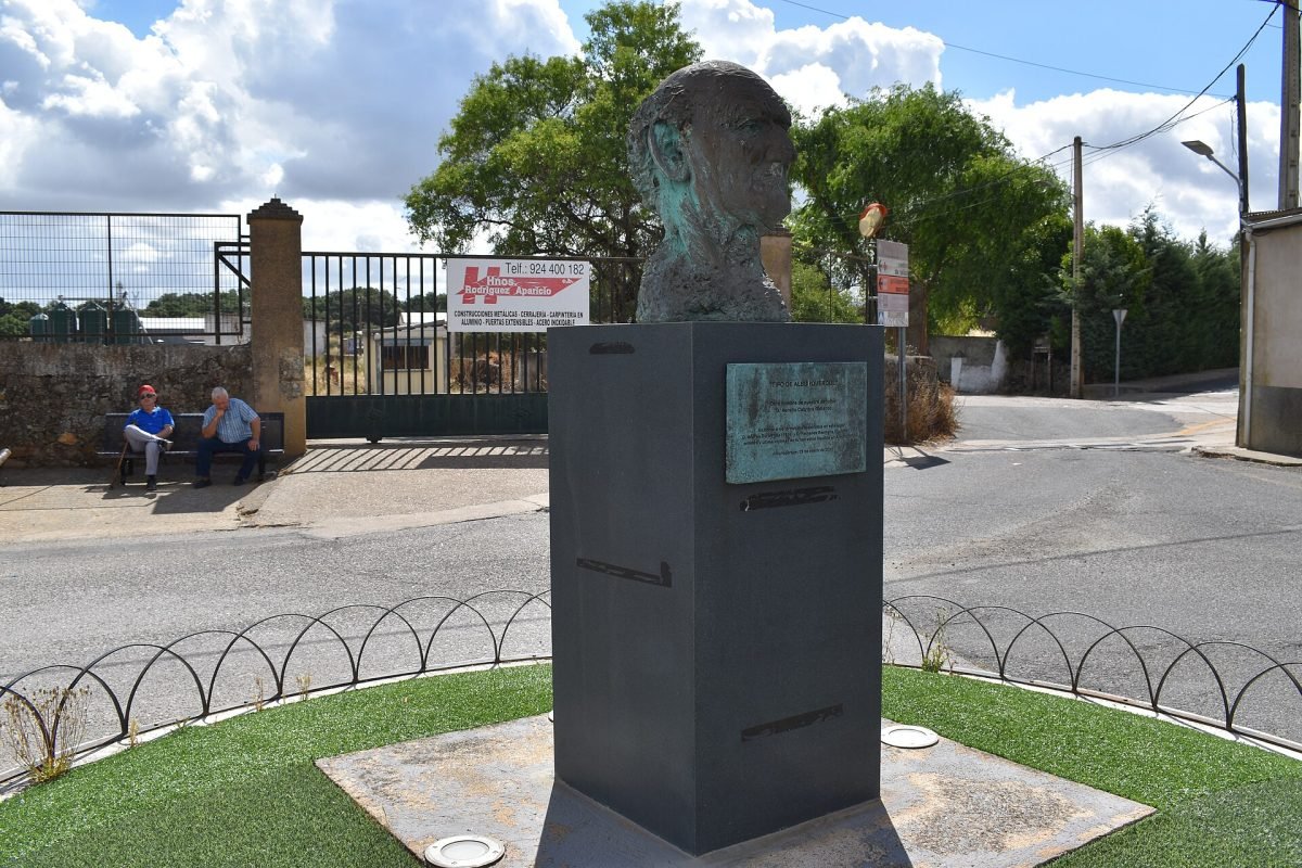 Escultura Tipo de Alburquerque, de Aurelio Cabrera Gallardo