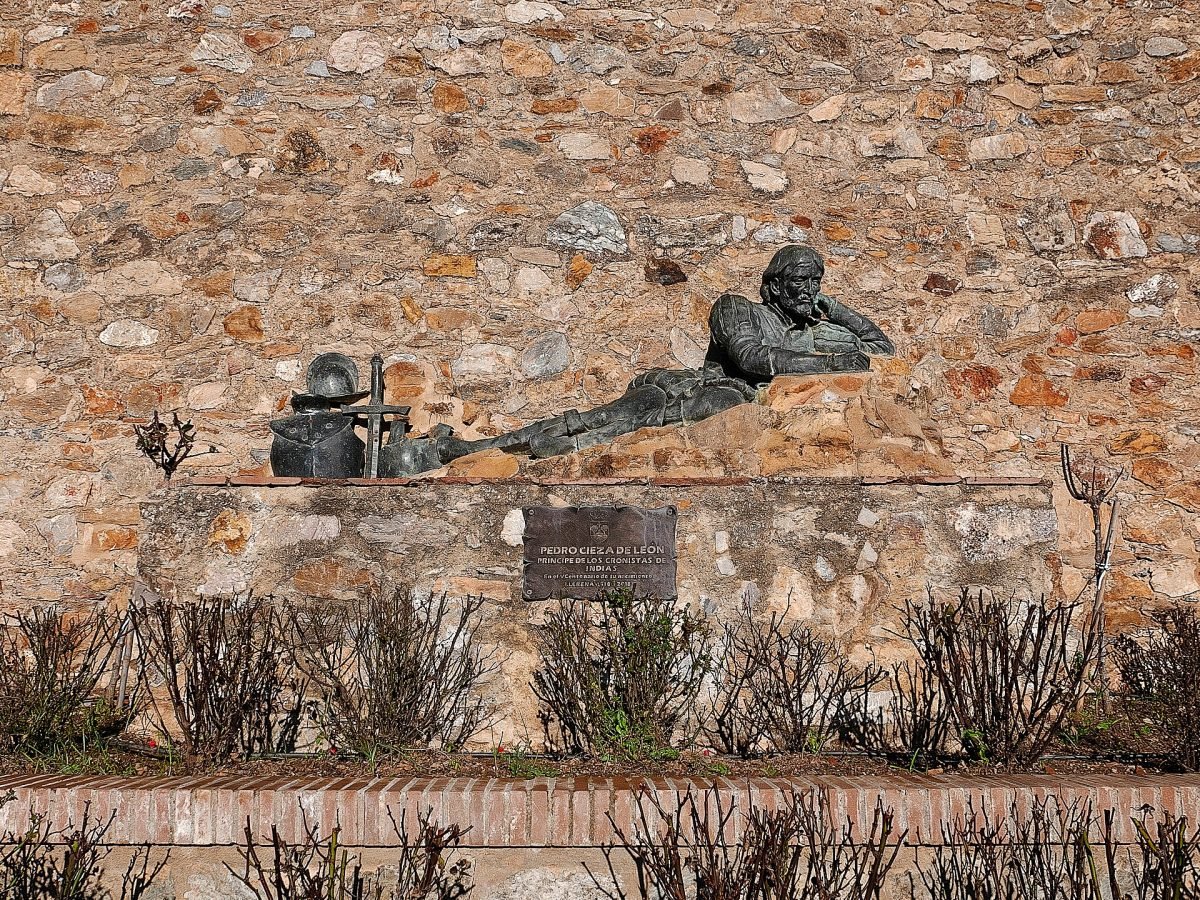 Monumento a Pedro Cieza de León, Llerena
